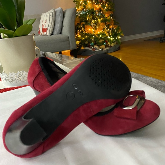 Geox Respira Audrey Dark Suede Red Closed Toe Pumps Size 7 Shoes for Women - Picture 2 of 4